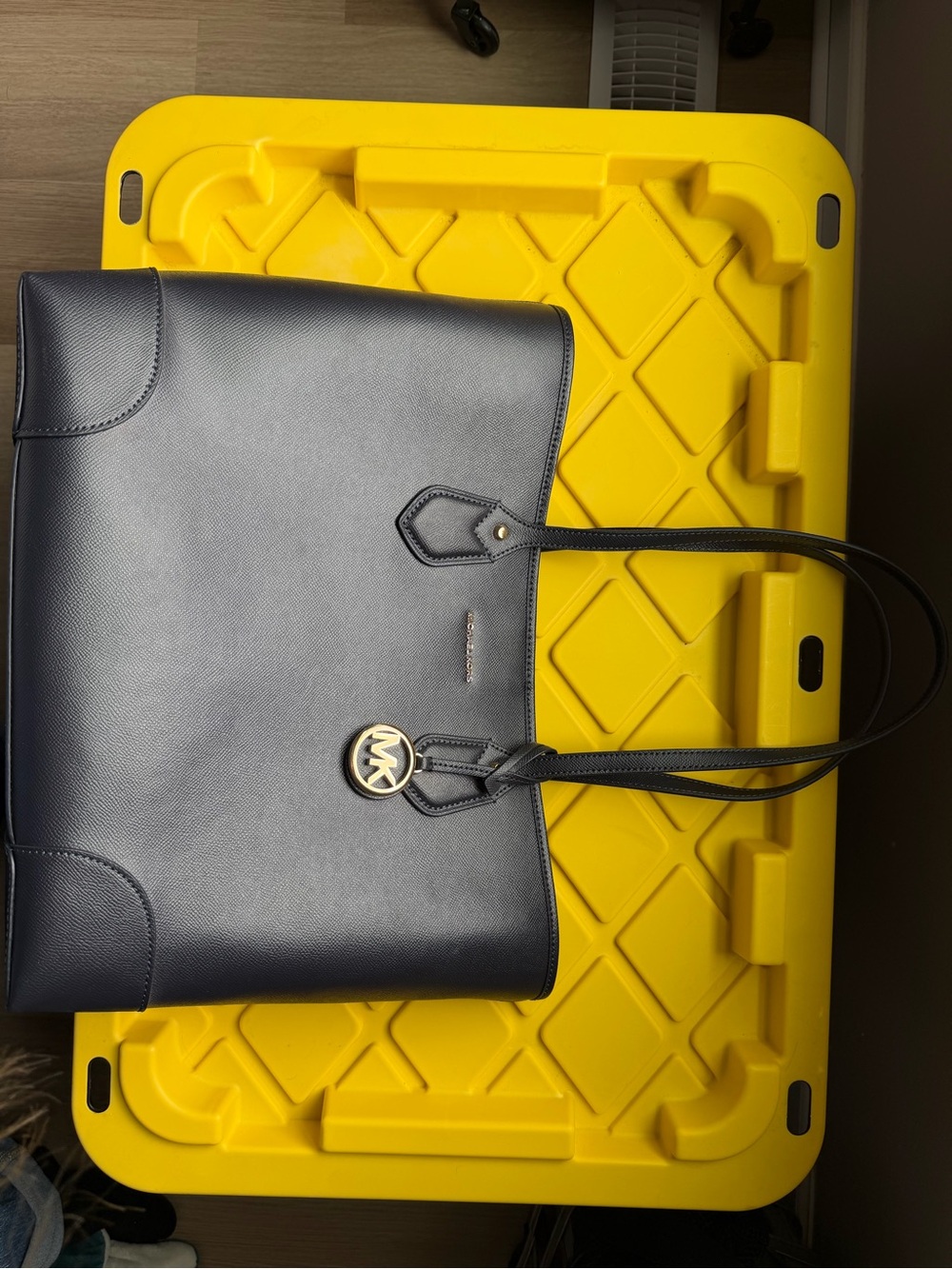 NEW Michael Kors Eva Large Navy Saffiano Leather Tote with Gold MK Charm